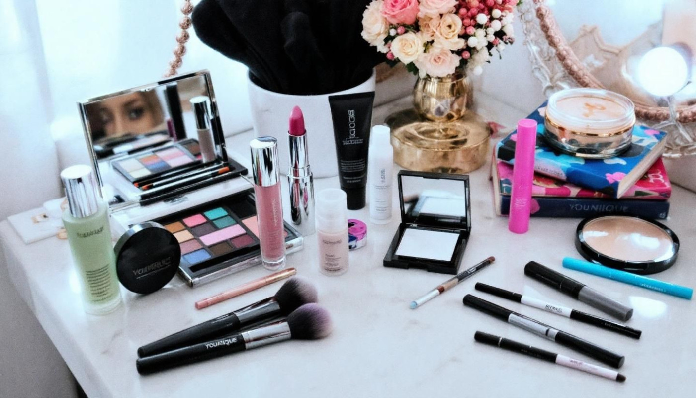 Quels sont les avantages à acheter du maquillage Younique pour votre routine beauté?